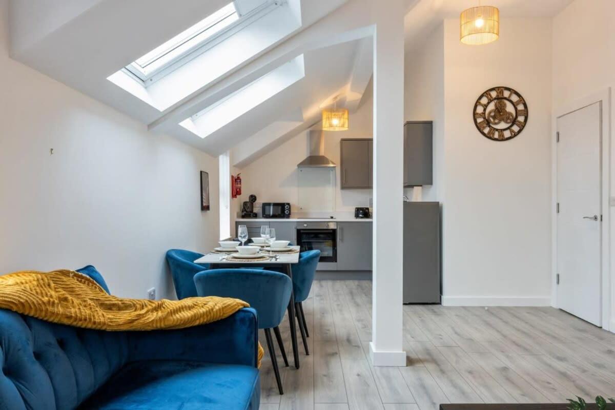 East Village Modern Penthouse In Apartment Belfast